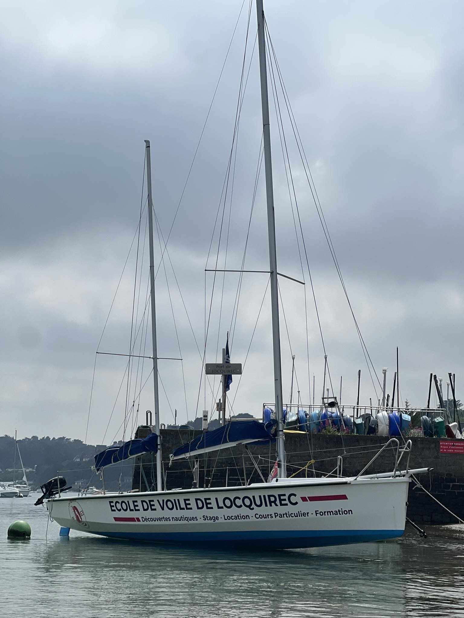 École de Voile Locquirec : voilier habitable « écho 90 » avec skipper